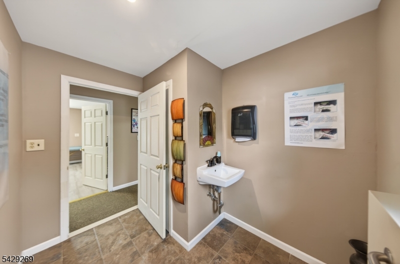187 Breakneck Rd Property Photo 11