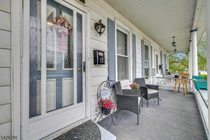 17 E Church St Property Photo 2
