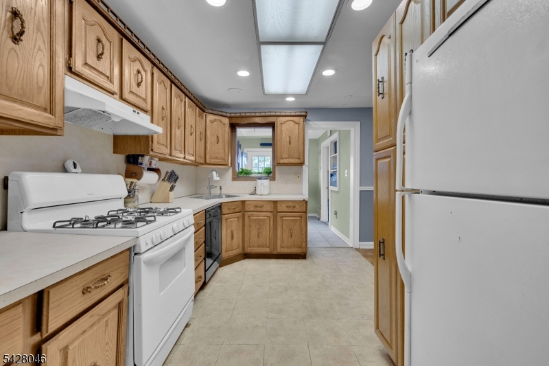 17 E Church St Property Photo 6