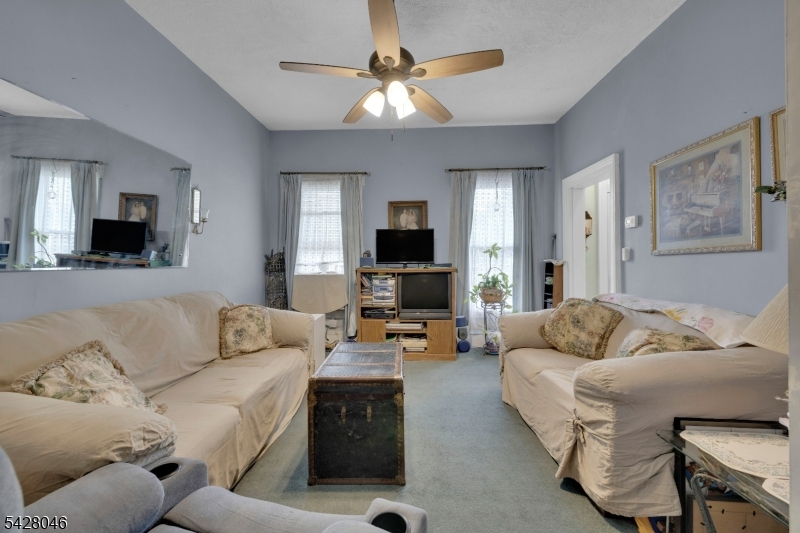 17 E Church St Property Photo 12
