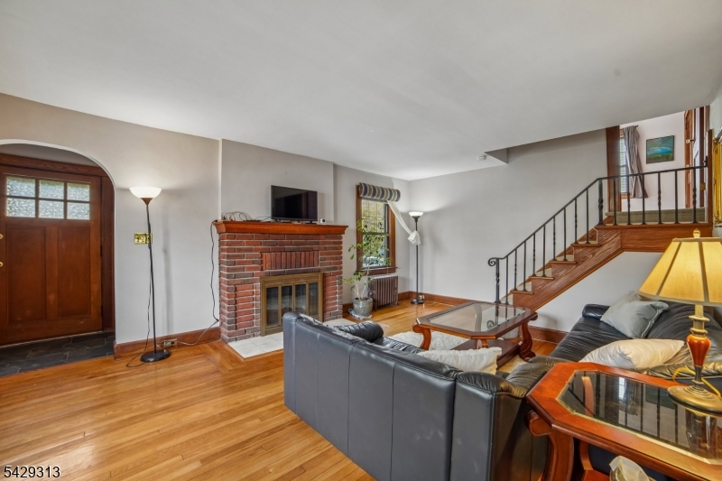 8 Brookside Pl Property Photo 5
