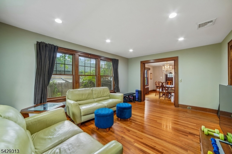 8 Brookside Pl Property Photo 14