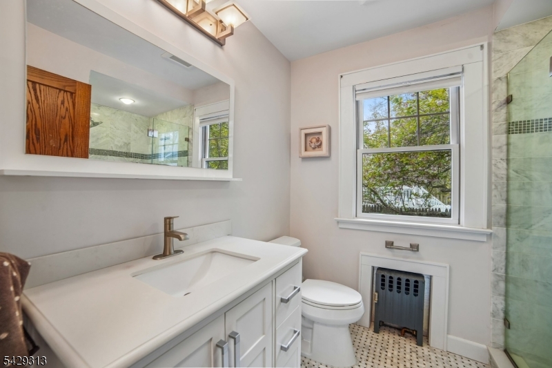 8 Brookside Pl Property Photo 16