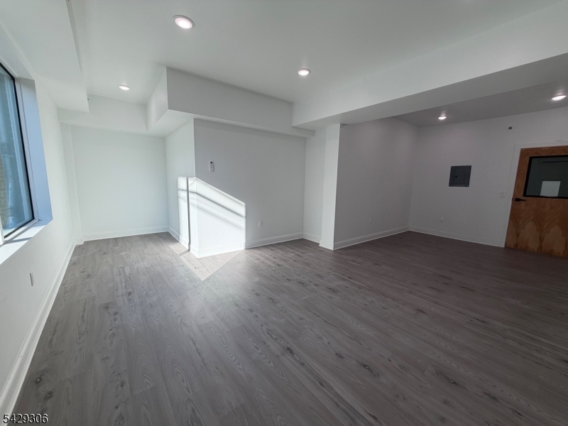 103 Bayard St Property Photo 4
