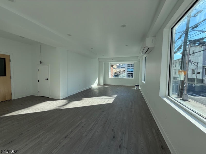 103 Bayard St Property Photo 5