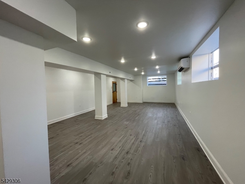 103 Bayard St Property Photo 8