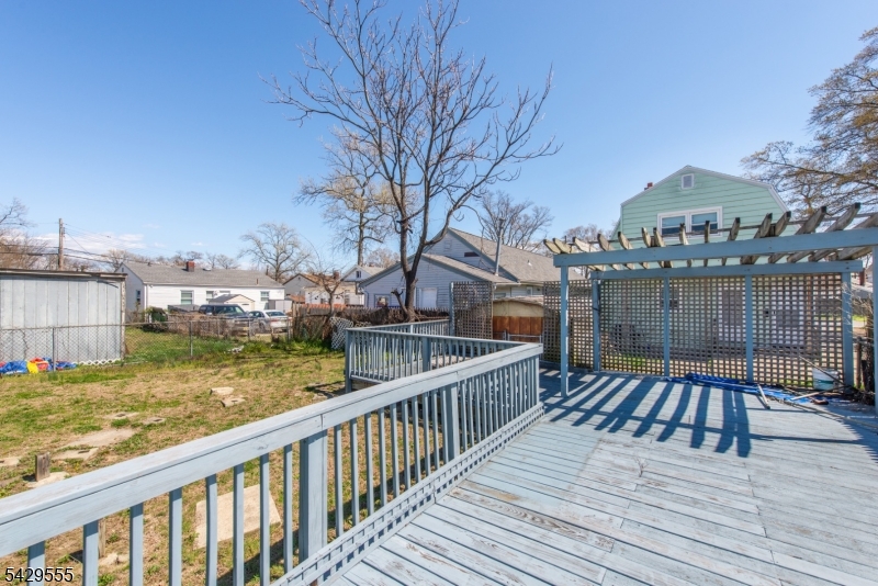 128 Highland Blvd Property Photo 15