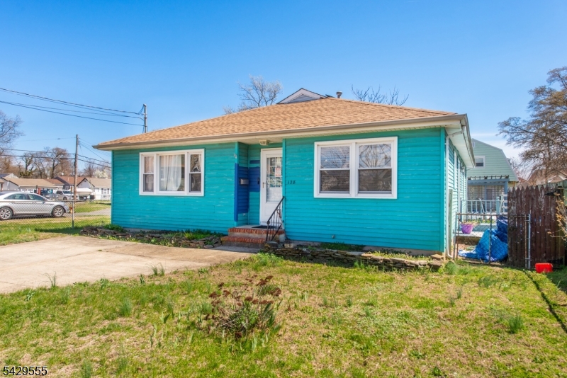 128 Highland Blvd Property Photo 17