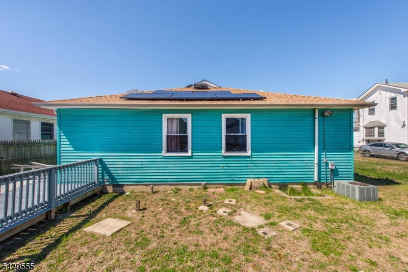 128 Highland Blvd Property Photo 18