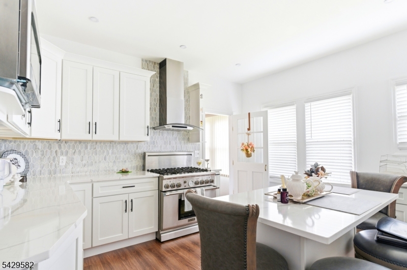752 Market St Property Photo 6