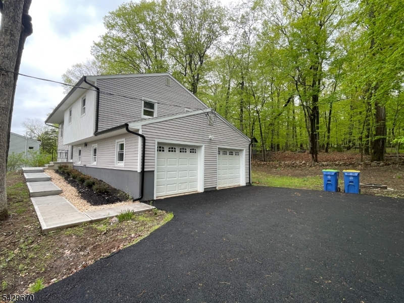 962 Brown Rd Property Photo 2