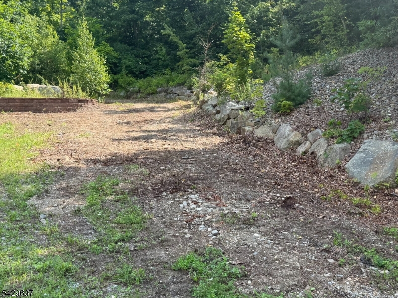 Silver Grove Rd Property Photo 1