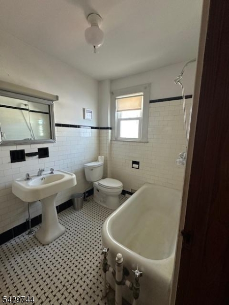 1075 Thomas St Property Photo 12