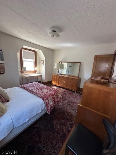 1075 Thomas St Property Photo 15