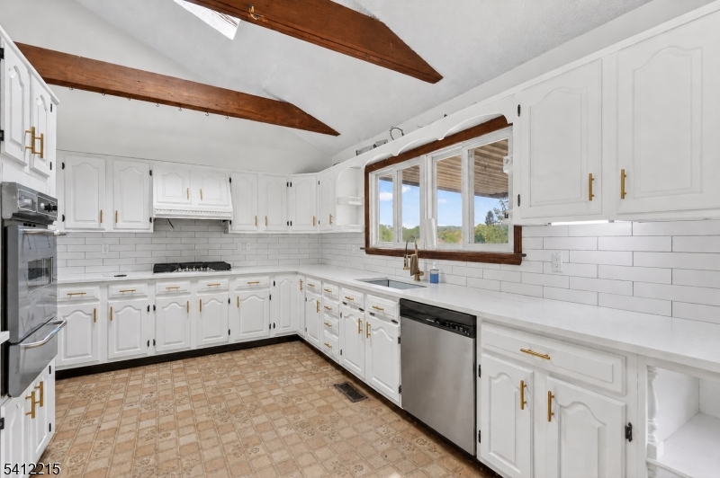 1 Mountain View Ct Property Photo 2