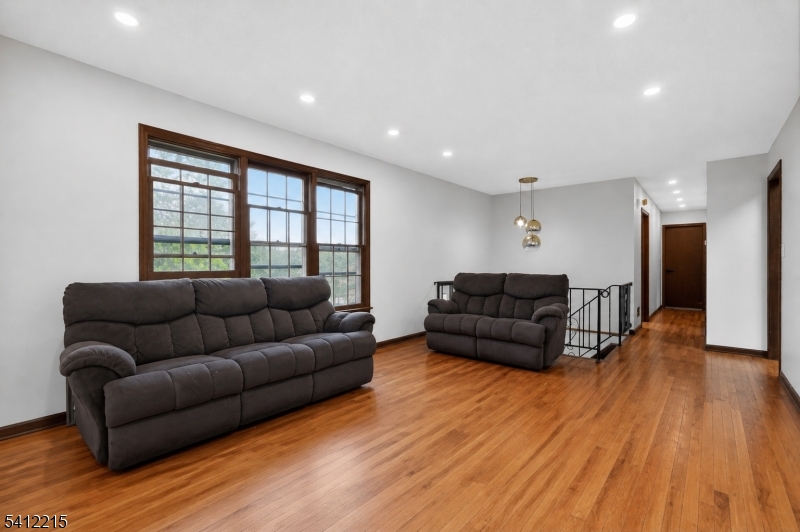 1 Mountain View Ct Property Photo 8