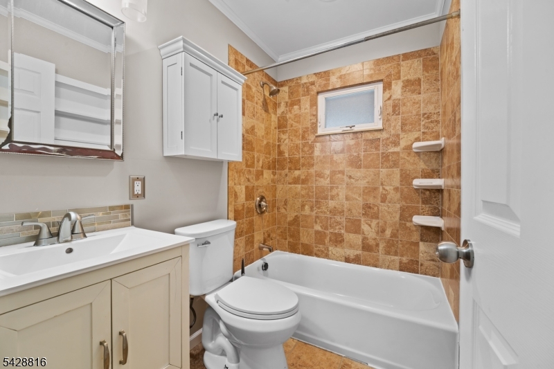 49 Louis Ave Property Photo 11