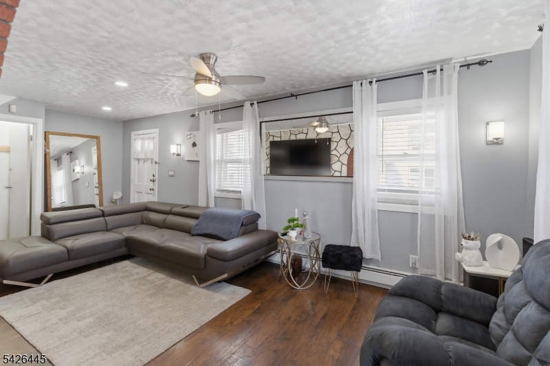 43 Bank St Property Photo 5