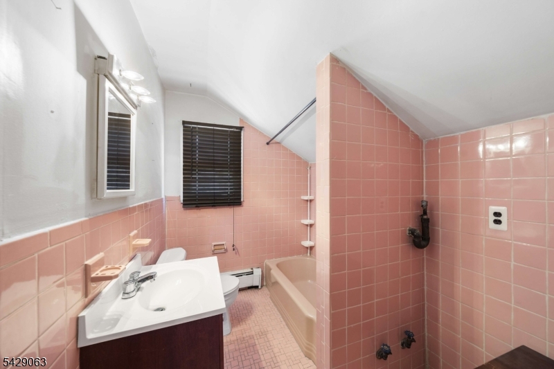 466 Delavan Ave Property Photo 18