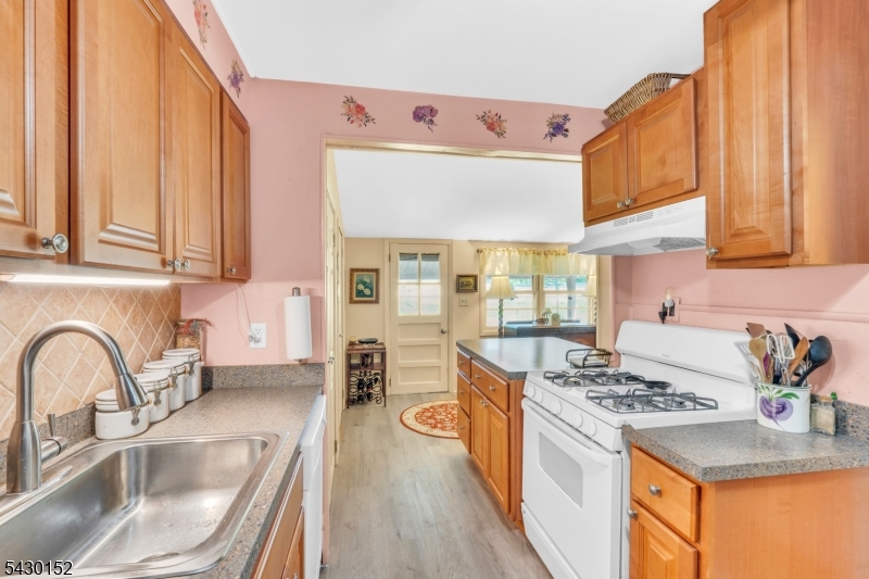 26 Park Ter Property Photo 11