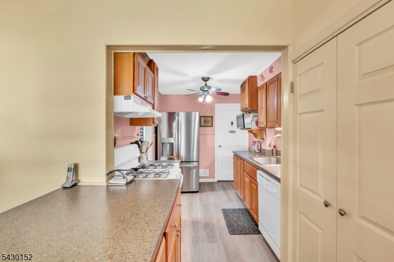 26 Park Ter Property Photo 13
