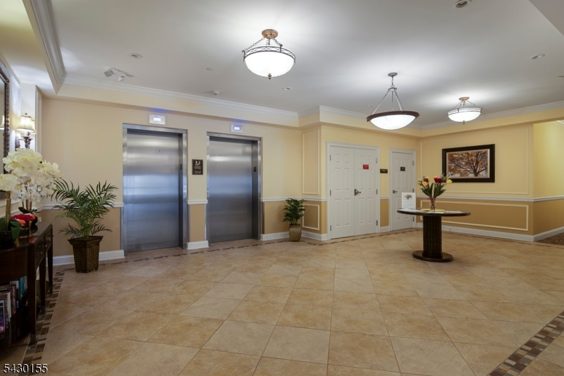 6102 Veterans Dr 102 Property Photo 4