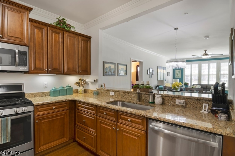 6102 Veterans Dr 102 Property Photo 6