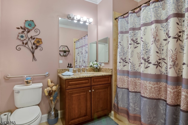 6102 Veterans Dr 102 Property Photo 14