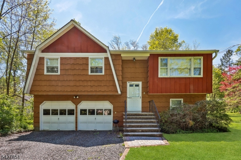 7 Hanover Ave Property Photo 1