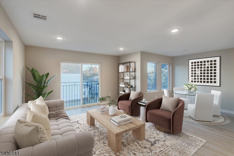 54 Holland St Property Photo 3