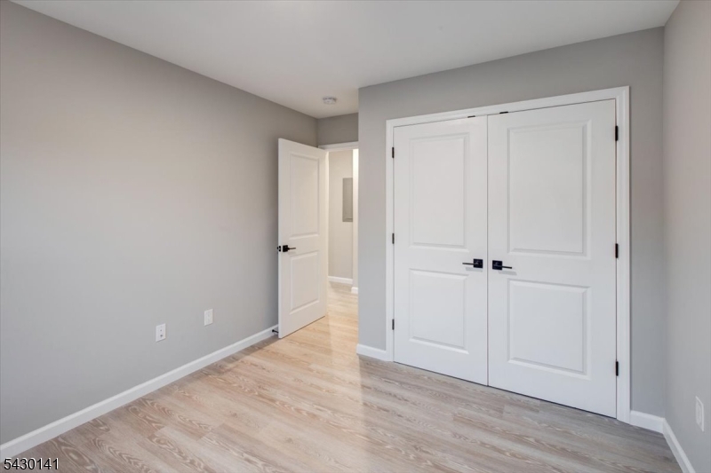 54 Holland St Property Photo 18