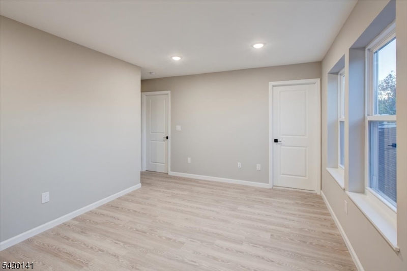 54 Holland St Property Photo 20