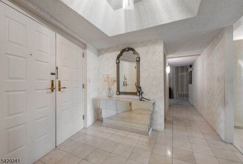 1360 Hamburg Tpke 409 Property Photo 2