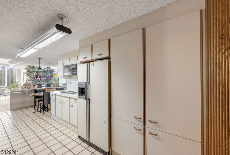 1360 Hamburg Tpke 409 Property Photo 11