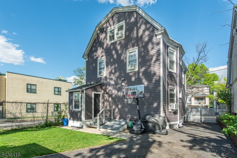 191 Smith St Property Photo 27
