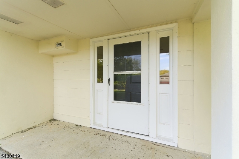 119 Lakeside Blvd Property Photo 4