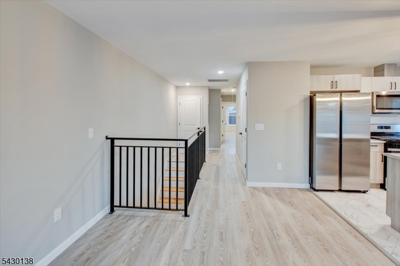 581 Bergen St Property Photo 11
