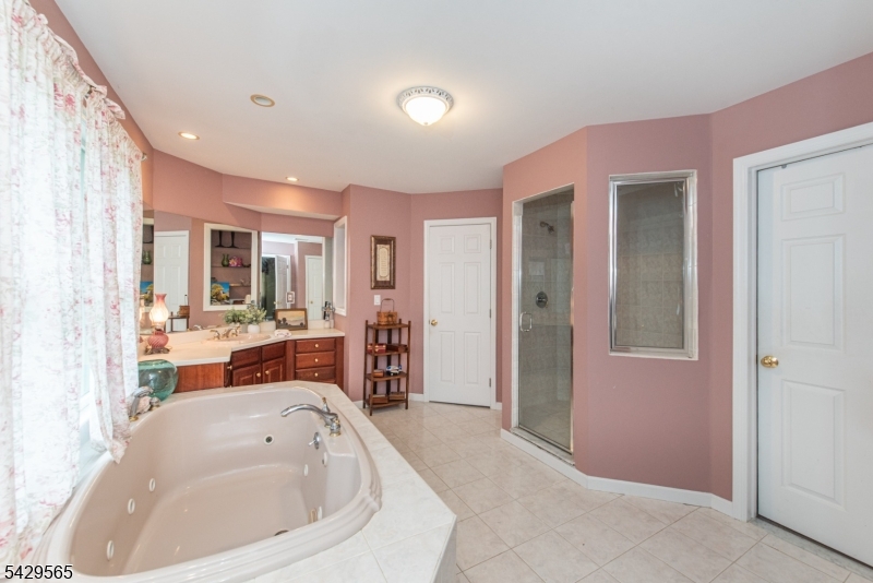 37 Thomas Ter Property Photo 17