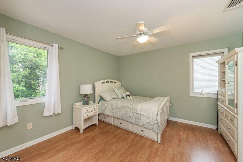 37 Thomas Ter Property Photo 18