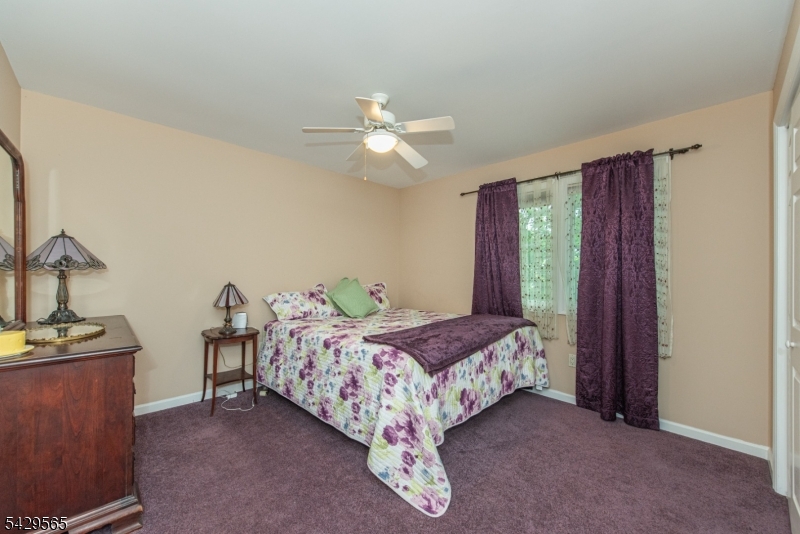 37 Thomas Ter Property Photo 20
