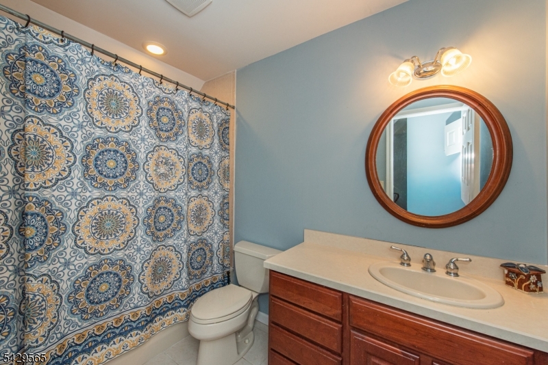 37 Thomas Ter Property Photo 22