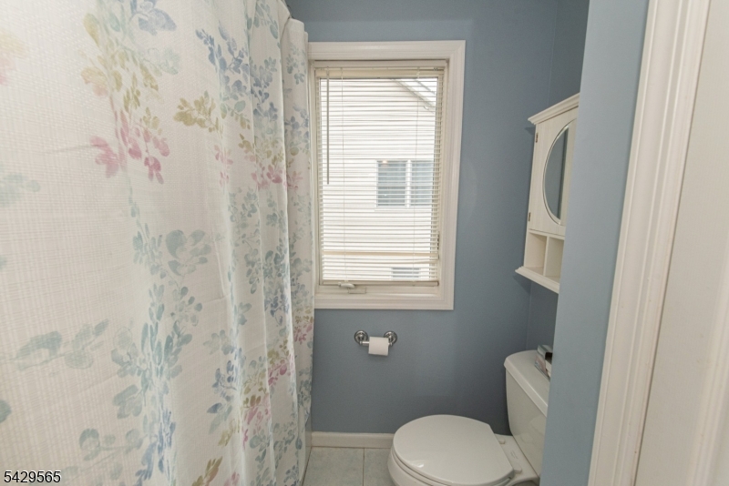 37 Thomas Ter Property Photo 24