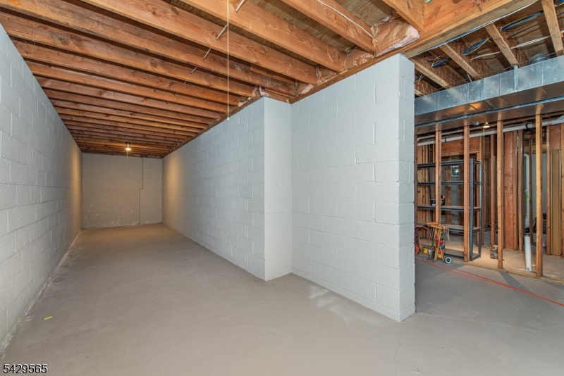 37 Thomas Ter Property Photo 29