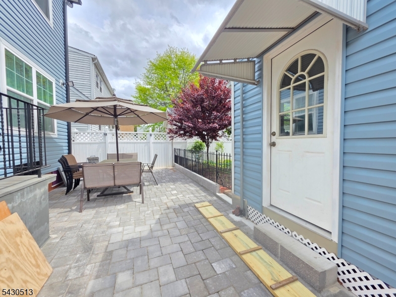 2032 E Saint Georges Ave Property Photo 13