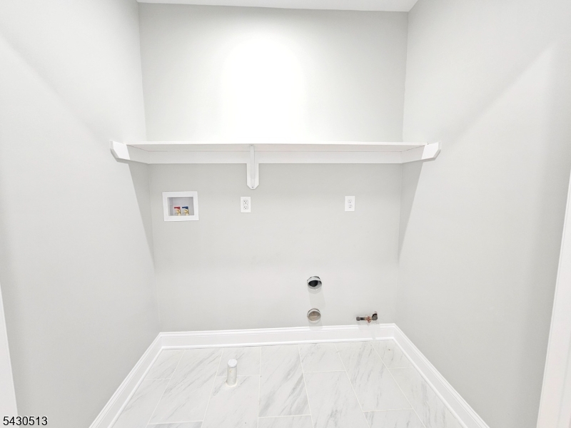 2032 E Saint Georges Ave Property Photo 29