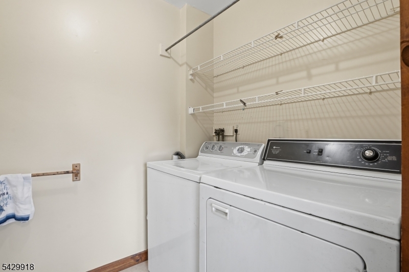 54 Front St Property Photo 10