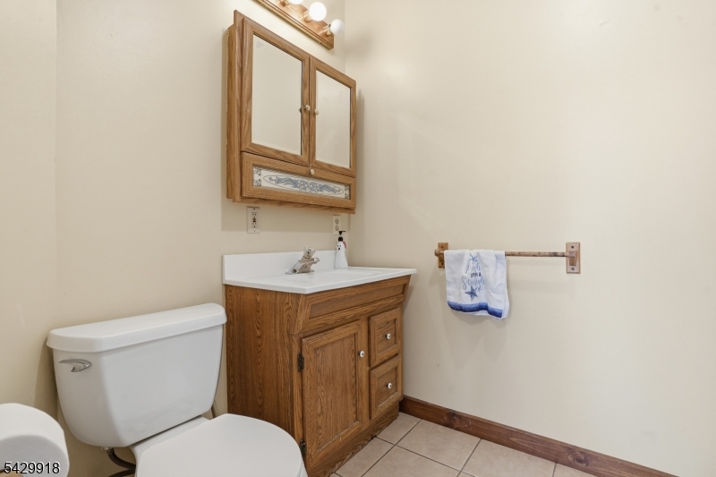 54 Front St Property Photo 11
