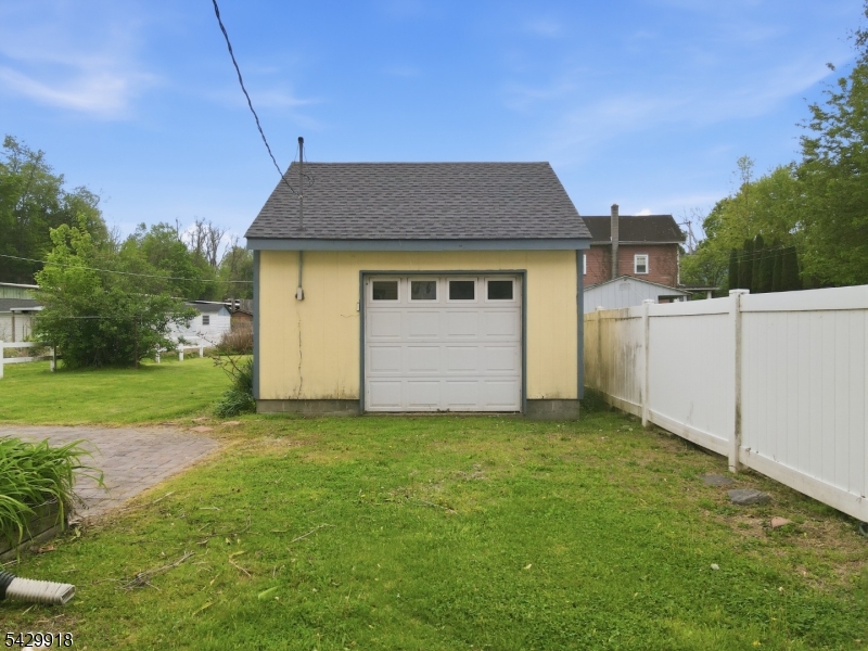 54 Front St Property Photo 26