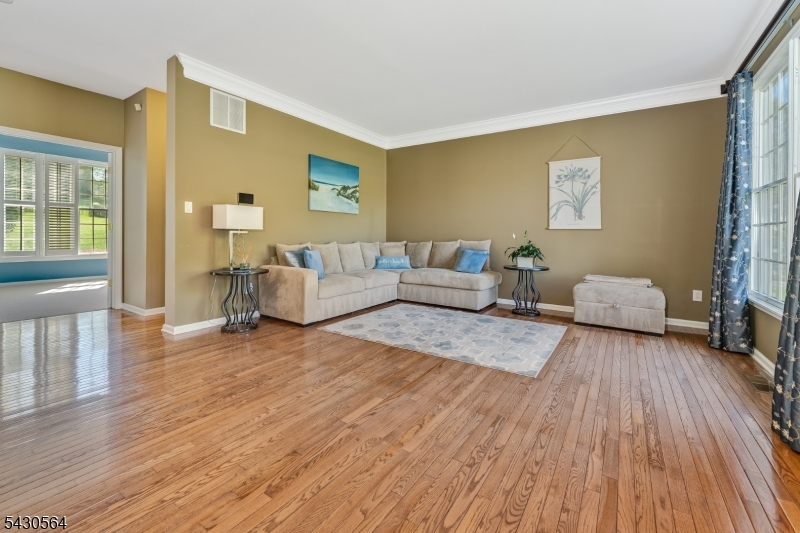 9 Hawk Dr Property Photo 6