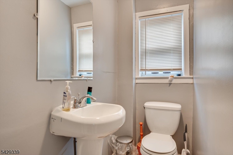 31 Romney Rd Property Photo 15